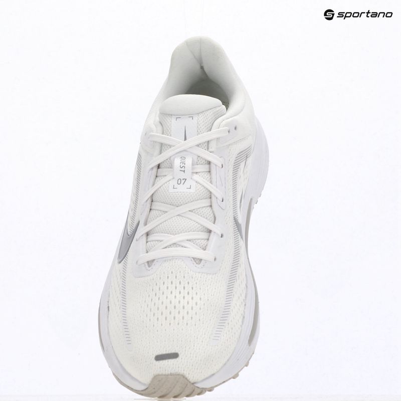Кросівки для бігу чоловічі Nike Quest 7 white/vast grey/vast grey/wolf grey 10
