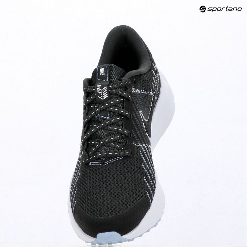 Кросівки для бігу жіночі Nike Run Defy dark smoke grey/aluminum/white 10