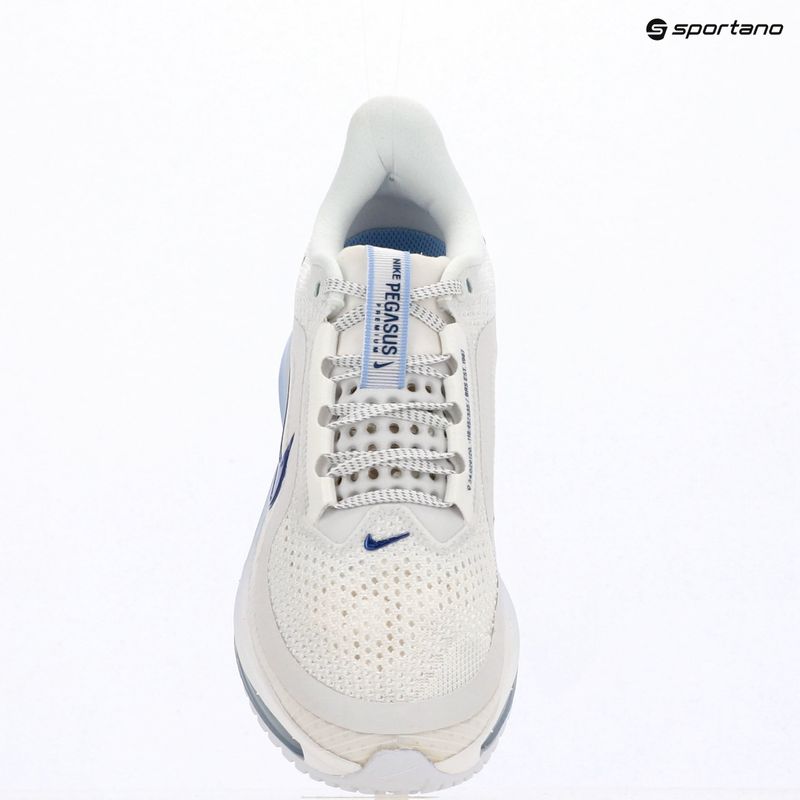 Кросівки для бігу жіночі Nike Pegasus Premium white/aluminum/sundial/mystic navy 18