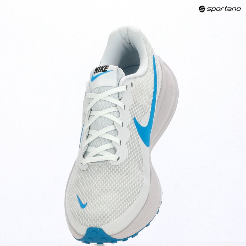 Кросівки для бігу чоловічі Nike Revolution 8 off white/vast grey/light current blue 10
