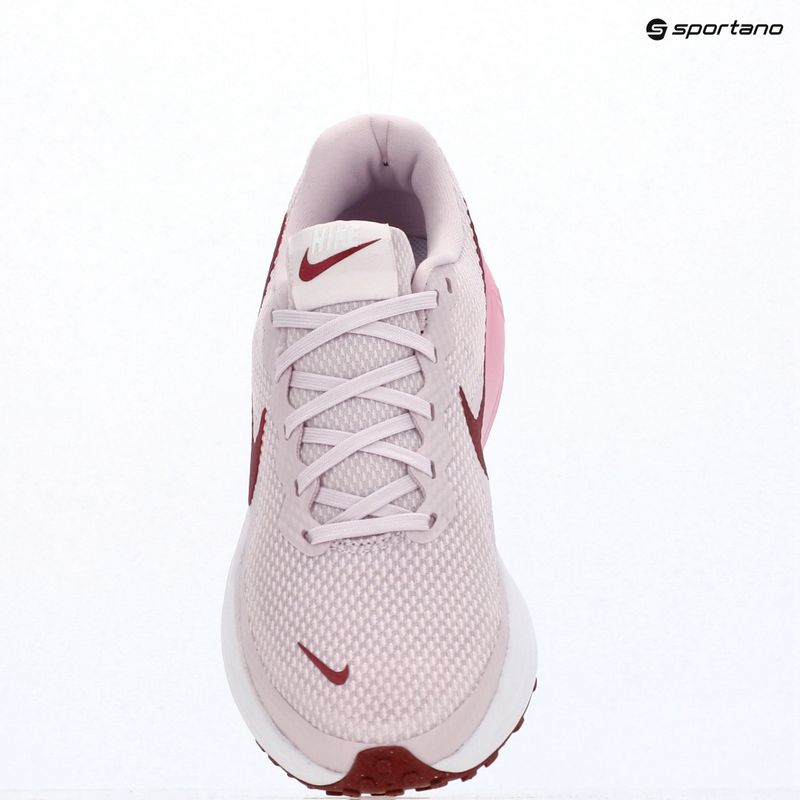 Кросівки для бігу жіночі Nike Revolution 8 bleached lilac/white/pink smoke 18