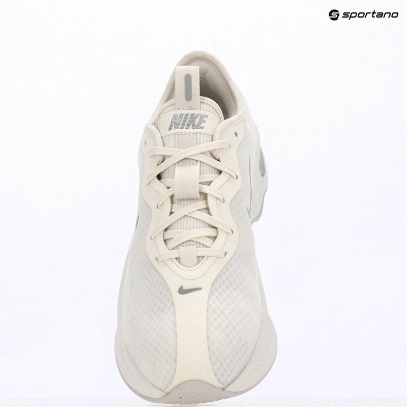Взуття жіноче Nike Motiva 2 summit white/phantom/metallic silver 11