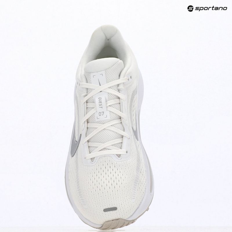 Кросівки для бігу жіночі Nike Quest 7 white/vast grey/vast grey/wolf grey 18