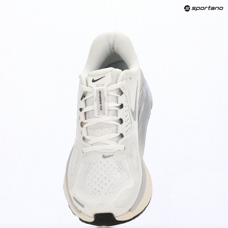 Кросівки для бігу жіночі Nike Structure Plus summit white/photon dust/metallic silver 5