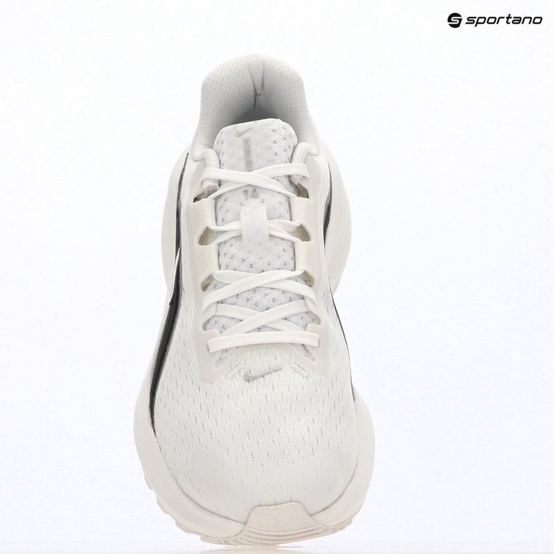 Кросівки для бігу жіночі Nike Downshifter 14 white/summit white/metallic silver 10