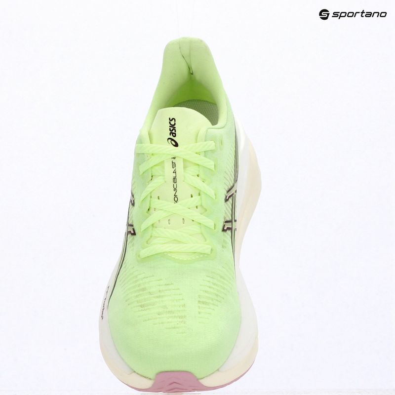 Жіночі бігові кросівки ASICS Sonicblast 2 illuminate yellow/hazy lilac 13