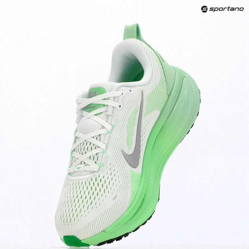 Кросівки для бігу жіночі Nike Vomero 18 white/illusion green/metallic silver 18