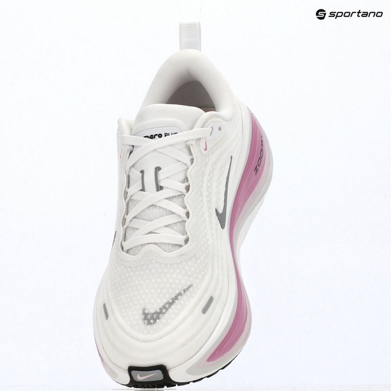 Кросівки для бігу жіночі Nike Vomero Plus white/bleached lilac/metallic silver 18