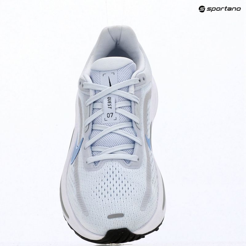 Кросівки для бігу жіночі Nike Quest 7 football grey/white/grey fog/aluminum 17