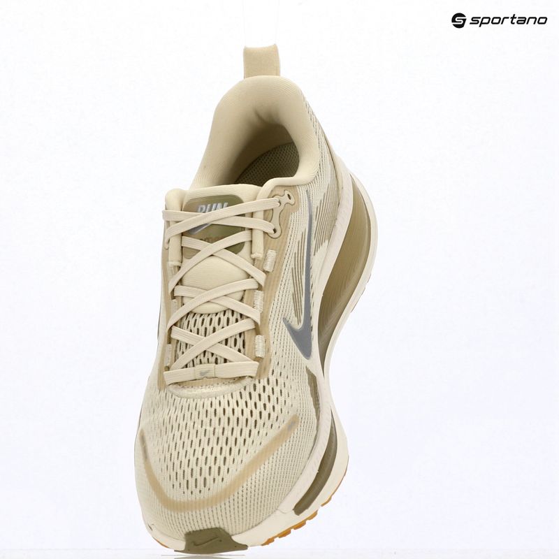 Кросівки для бігу чоловічі Nike Vomero 18 light khaki/desert khaki/metallic silver 15