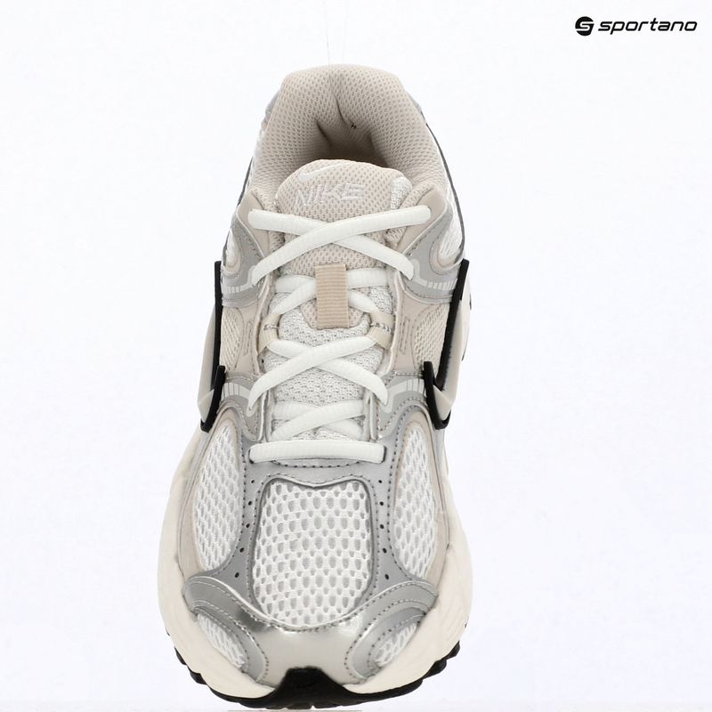 Взуття жіноче Nike V5 RNR summit white/sail/black/light orewood brown 10