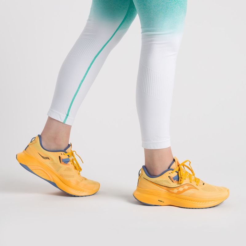 Кросівки для бігу жіночі Saucony Guide 15 gold/summit 2