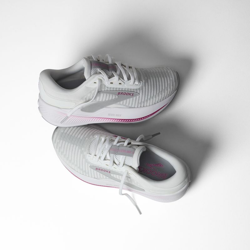 Кросівки для бігу жіночі Brooks Revel Max white/harbor mist/metallic 8