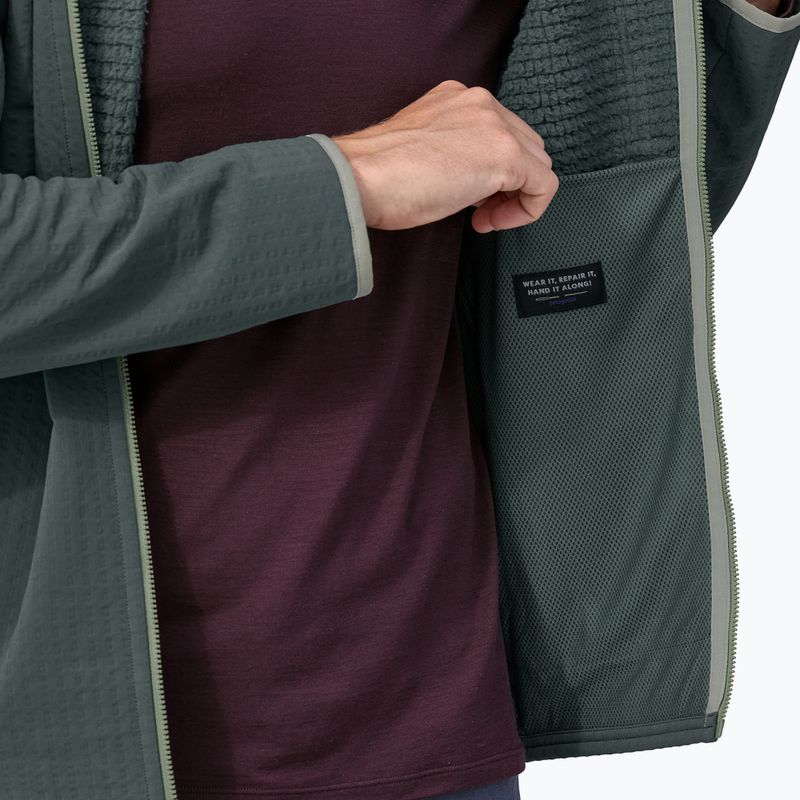 Чоловіча софтшелл-куртка Patagonia R2 TechFace nouveau green 7