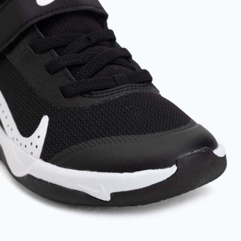 Взуття дитяче Nike Omni Multi-Court black/white 7
