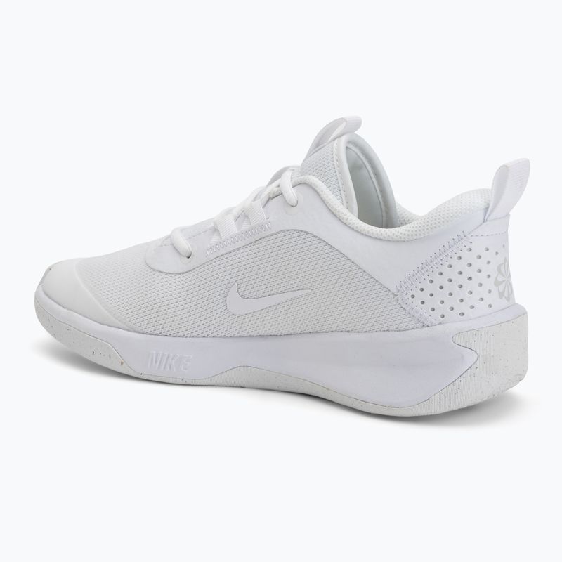 Кросівки дитячі Nike Omni Multi-Court white/pure platinum/white 3