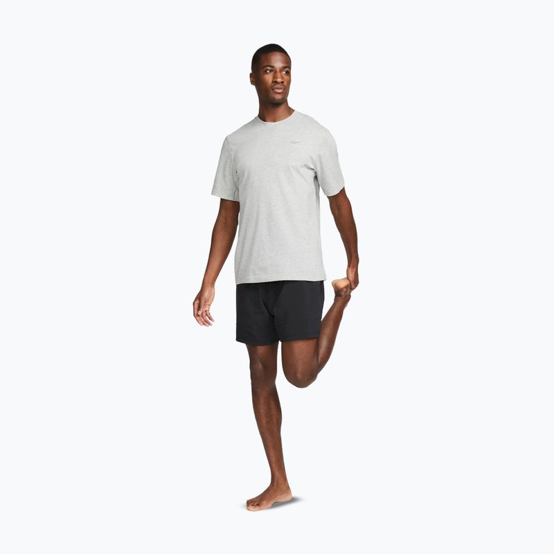 Футболка для тренувань чоловіча Nike Dri-Fit Primary SS dark grey heather/heather/smoke grey 3