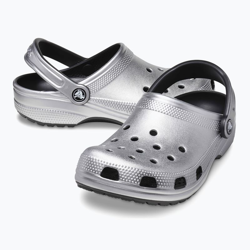 Шльопанці Crocs Classic сріблясті / металеві 11
