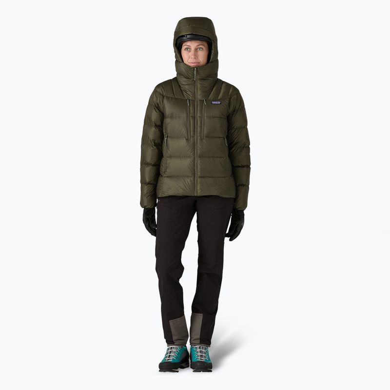 Жіночий пуховик Patagonia Fitz Roy Down Hoody pine needle green 2