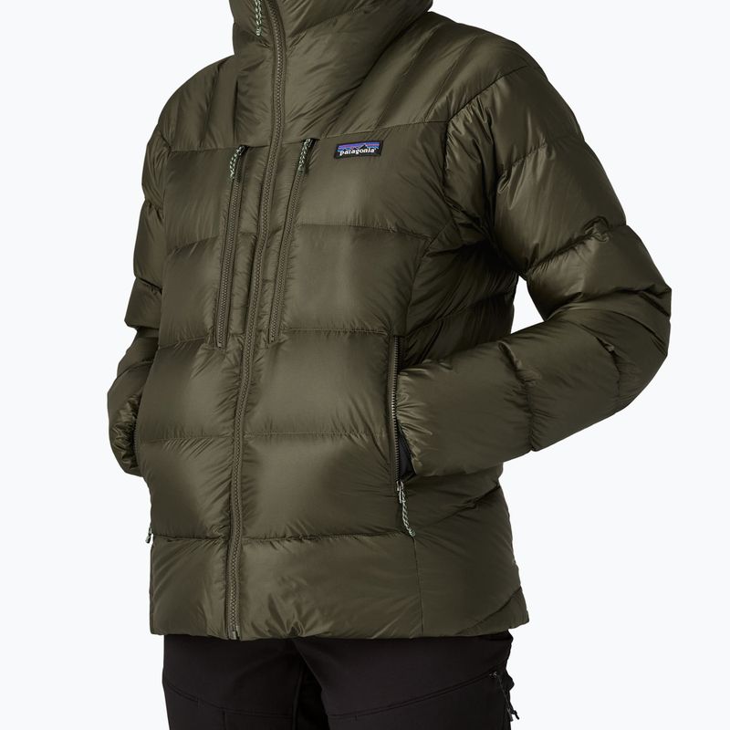 Жіночий пуховик Patagonia Fitz Roy Down Hoody pine needle green 6