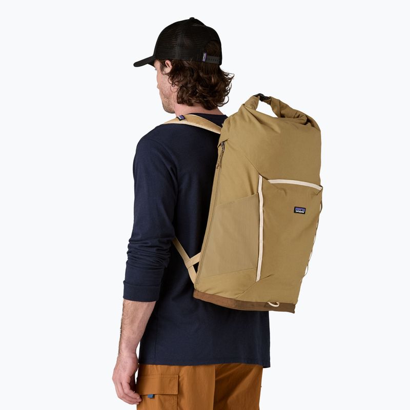 Рюкзак міський Patagonia Fieldsmith Roll Top Pack 32 л classic tan 4