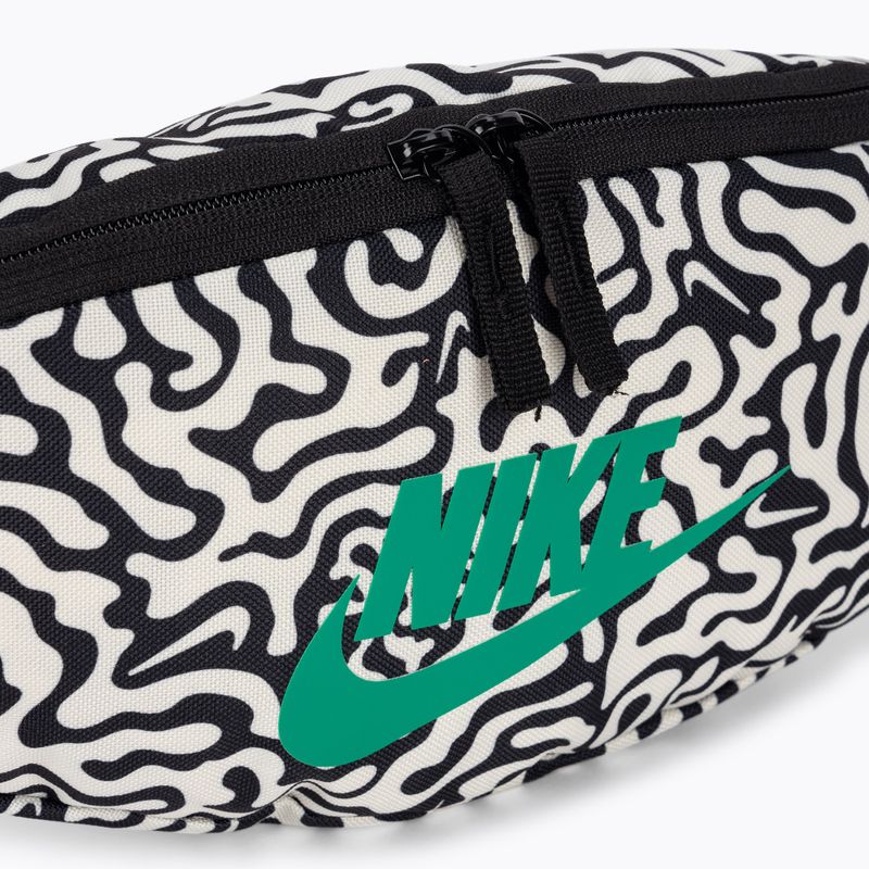 Сумка Nike Heritage Waistpack 3 л black/coconut milk/stadium green 4