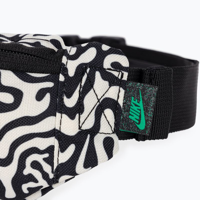 Сумка Nike Heritage Waistpack 3 л black/coconut milk/stadium green 5