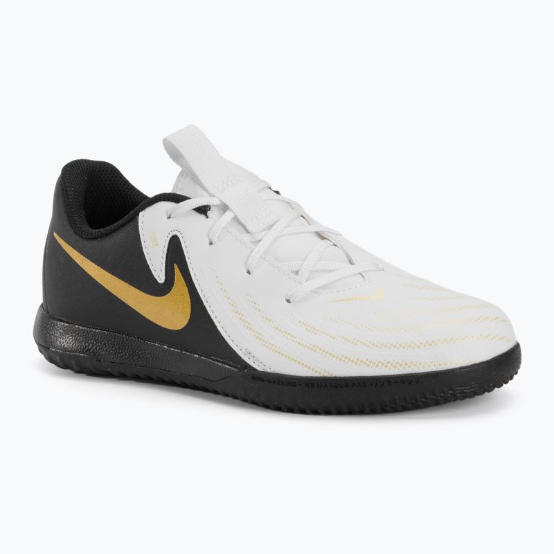 Кросівки футбольні дитячі Nike Phantom GX II Academy IC white/metallic gold coin/black