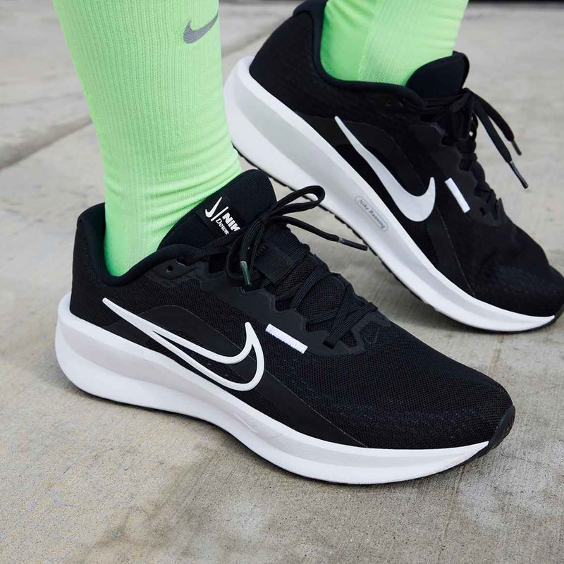 Кросівки для бігу жіночі Nike Downshifter 13 astronomy black / white / dark smoke grey 15