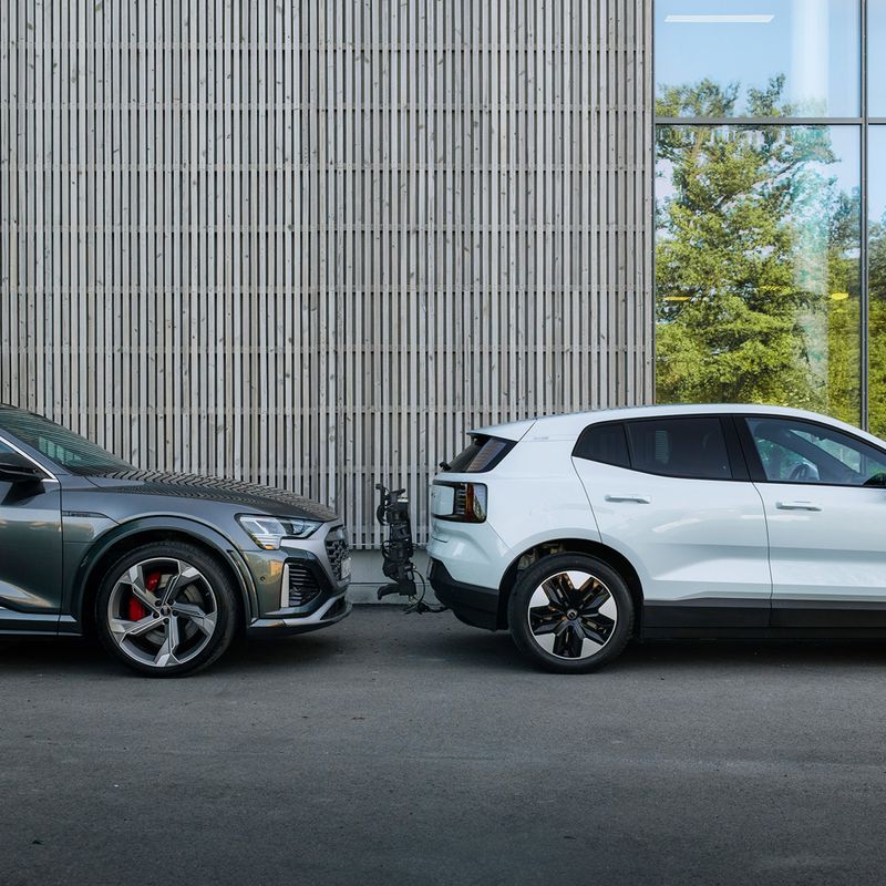 Багажник велосипедний на гак Thule OutPace 3Bike black 11