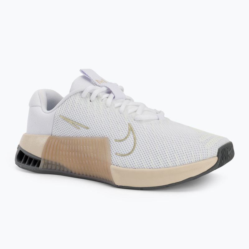 Кросівки для тренувань жіночі Nike Metcon 9 white/metallic gold grain/sanddrift/white