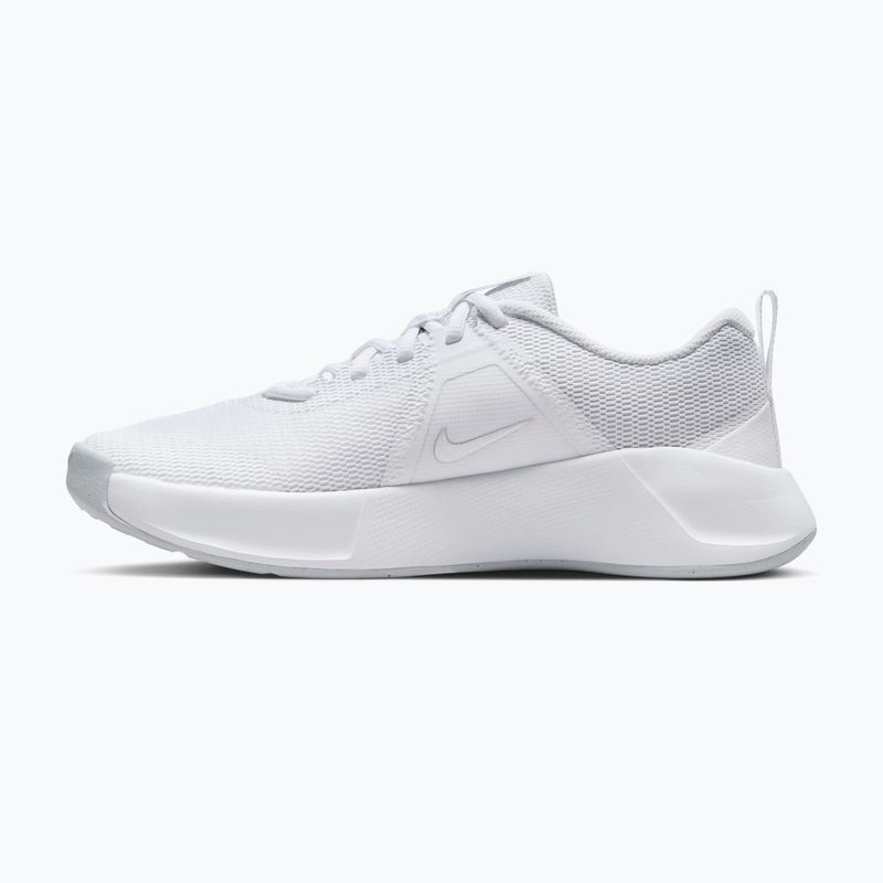Кросівки для тренувань жіночі Nike MC Trainer 3 white/photon dust/metallic platinum 2