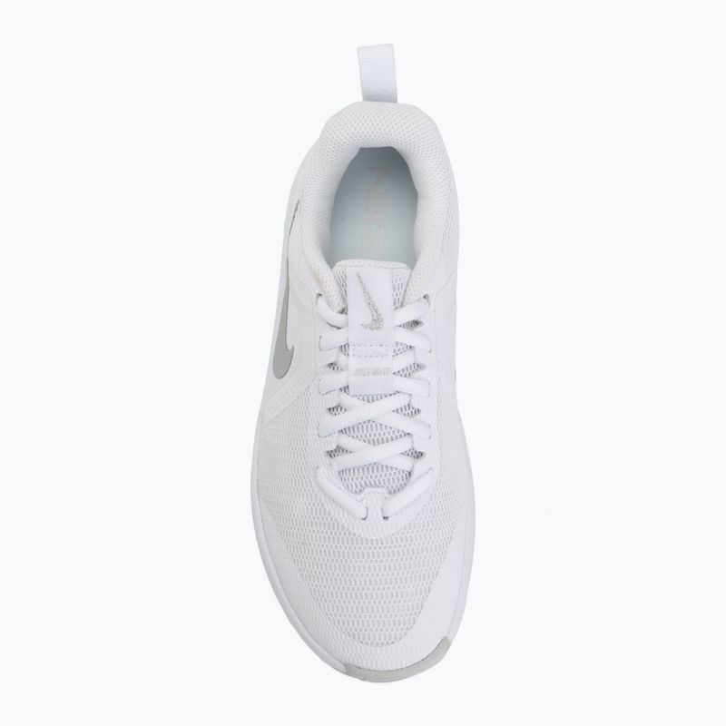Кросівки для тренувань жіночі Nike MC Trainer 3 white/photon dust/metallic platinum 5