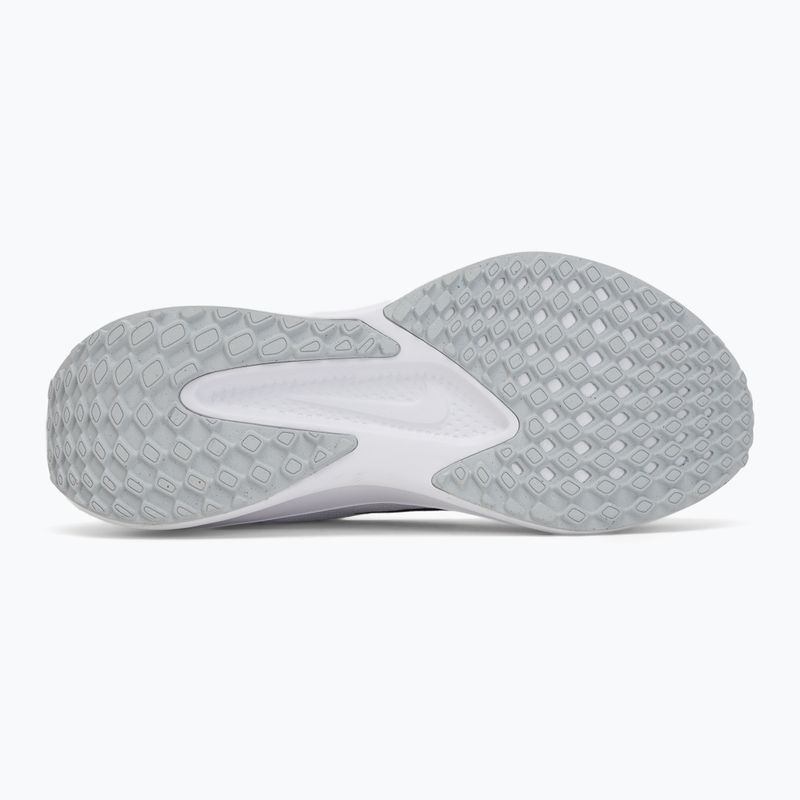 Чоловічі бігові кросівки Nike Quest 6 white/pure platinum/black 4