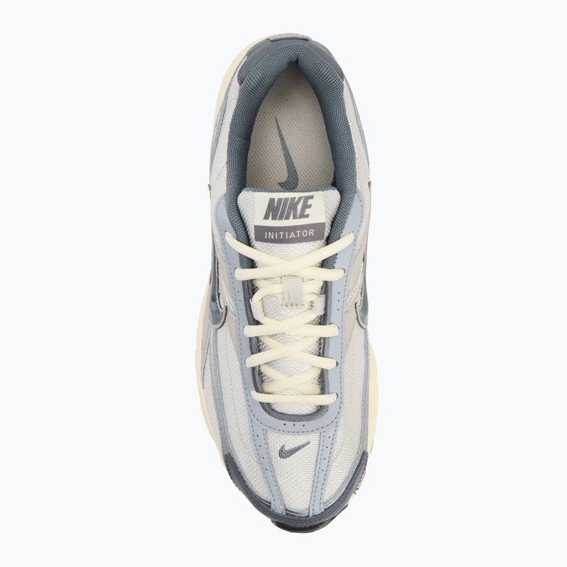 Кросівки для бігу чоловічі Nike Initiator light bone/coconut milk/ metallic silver/smoke grey 5