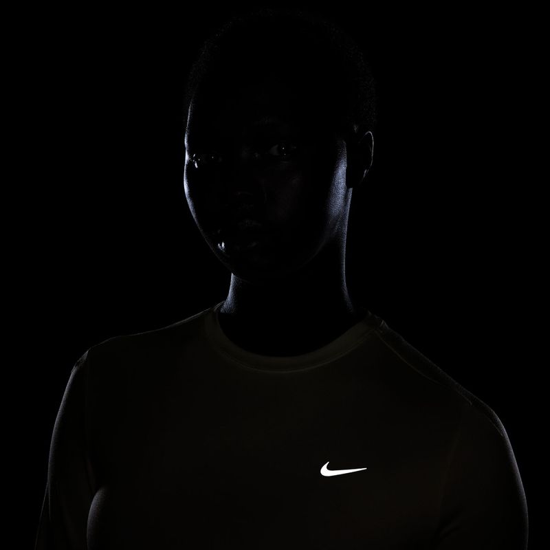 Лонгслів для бігу жіночий Nike Swift Dri-FIT UV sail 7
