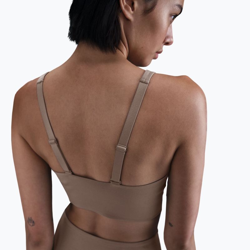 Бюстгальтер для тренувань Nike Alate Medium Support Longline mink brown/white 5