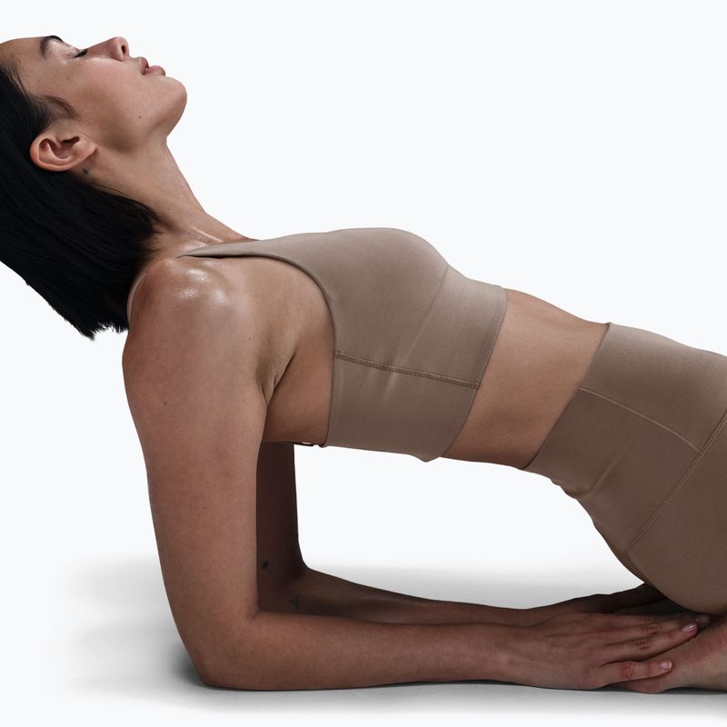 Бюстгальтер для тренувань Nike Alate Medium Support Longline mink brown/white 6
