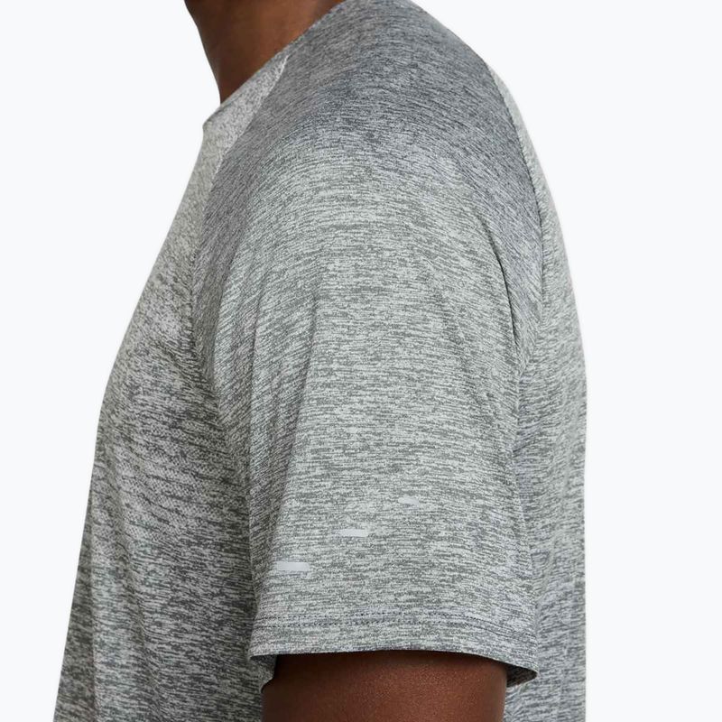 Футболка для бігу чоловіча Nike Stride ADV smoke grey / heather 5
