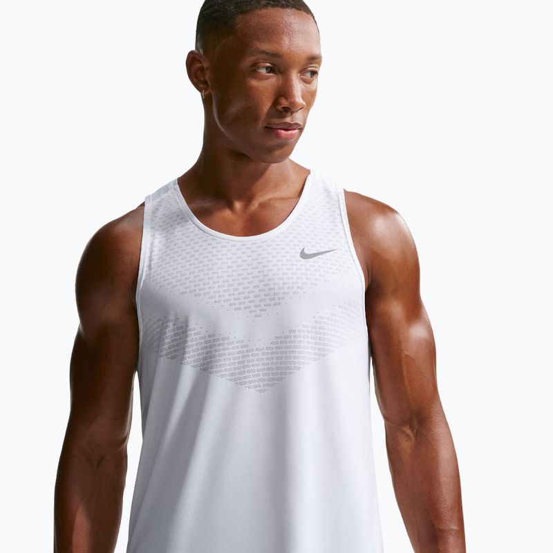 Футболка для бігу чоловіча Nike Stride white 4