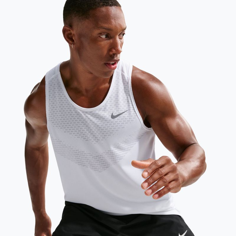 Футболка для бігу чоловіча Nike Stride white 6