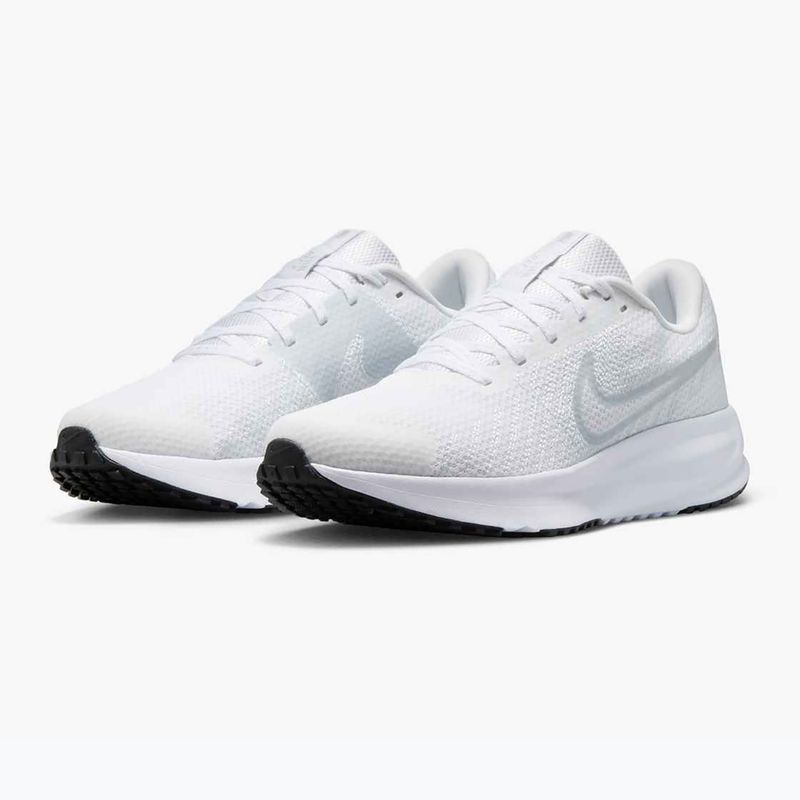 Кросівки для бігу жіночі Nike Run Defy white / pure platinum / black 3