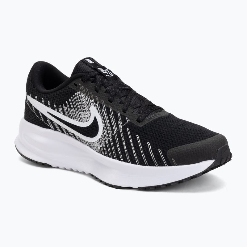Кросівки для бігу чоловічі Nike Run Defy black/white