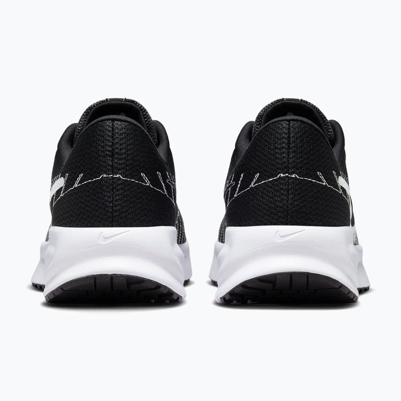 Кросівки для бігу чоловічі Nike Run Defy black/white 4