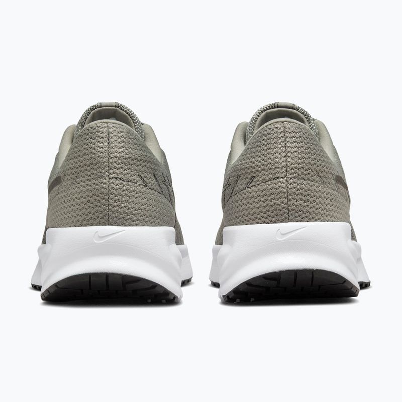 Кросівки для бігу чоловічі Nike Run Defy Light Army/Iron Grey/White/Black 6