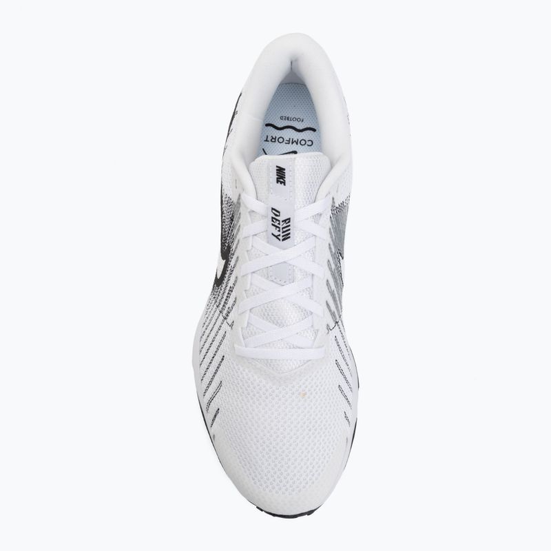 Кросівки для бігу чоловічі Nike Run Defy white/black 5