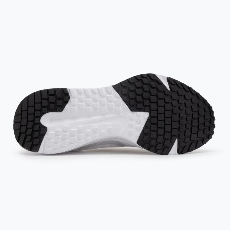 Кросівки для бігу жіночі Nike Run Defy white / pure platinum / black 4
