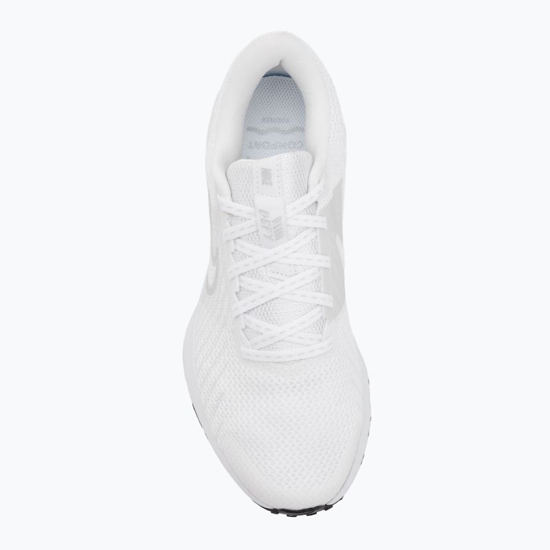 Кросівки для бігу жіночі Nike Run Defy white / pure platinum / black 5