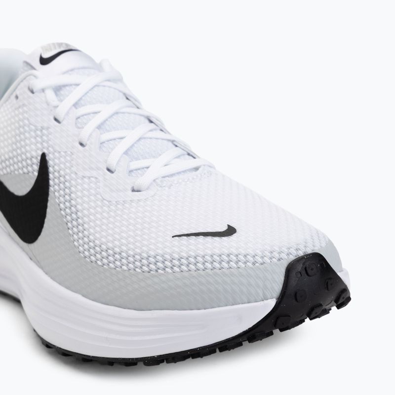 Чоловічі бігові кросівки Nike Revolution 8 white/pure platinum/black 7