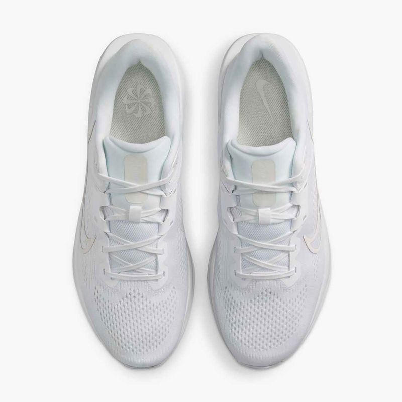 Кросівки для бігу чоловічі Nike Quest 6 white / platinum tint / white 7